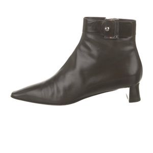 Louis Vuitton Vuitton Ankle Boots Black Leather ref.255099 - Joli